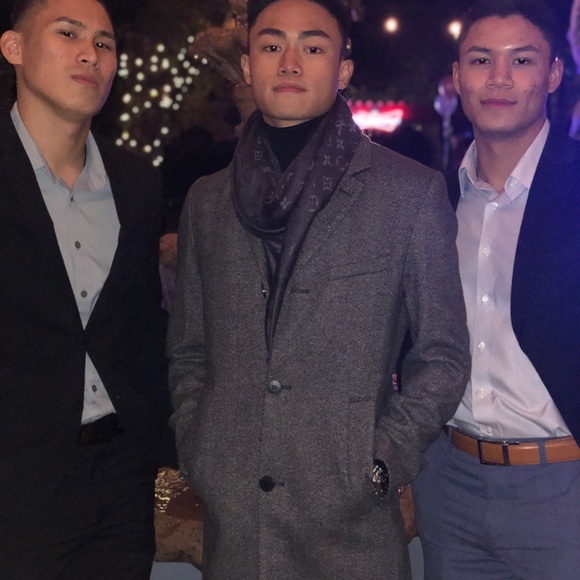 Louis Vuitton Monogram Shawl (charcoal grey) - Picture 6 of 6